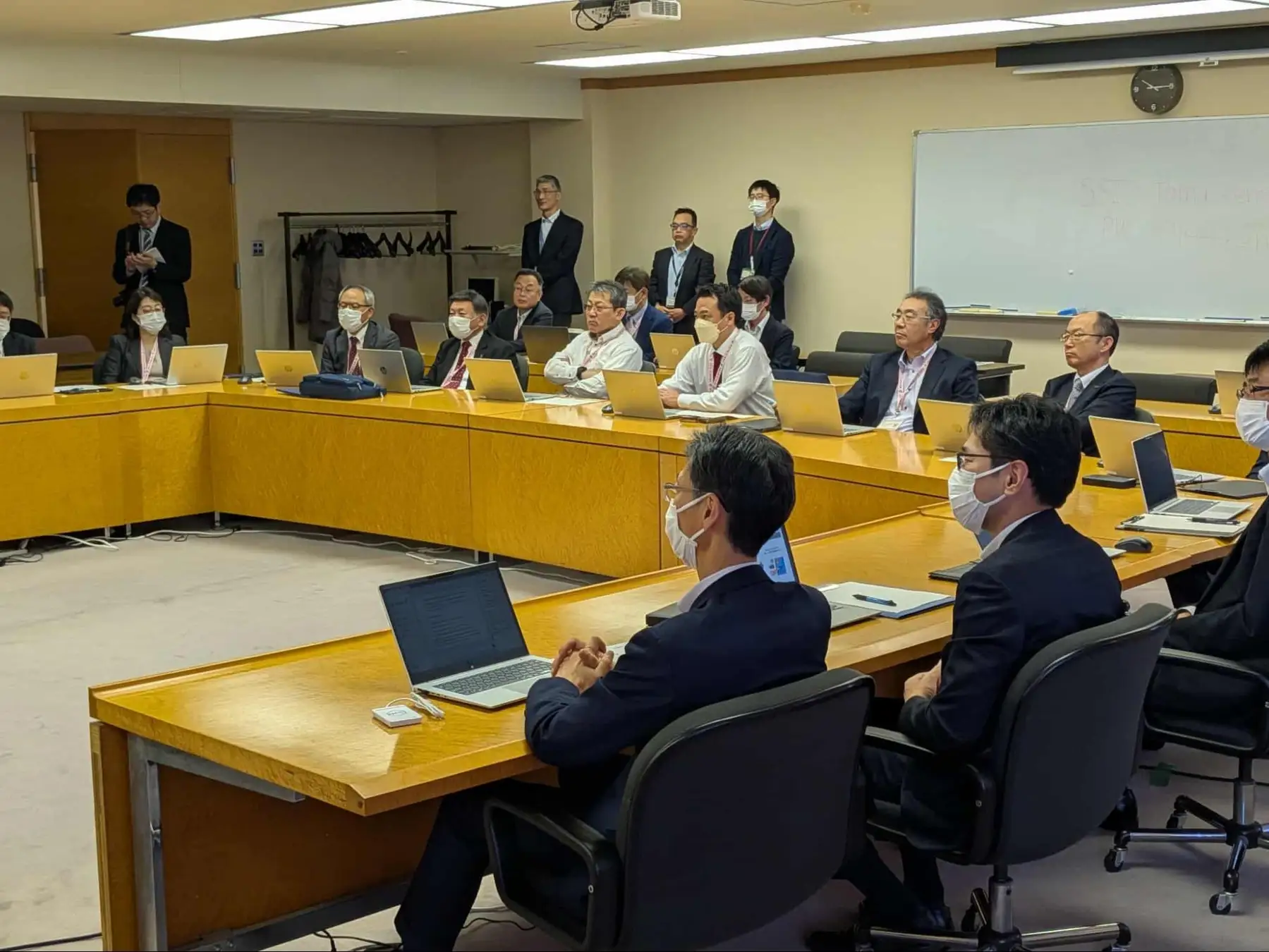 【第1部】苫小牧市長を含む幹部向け研修の様子